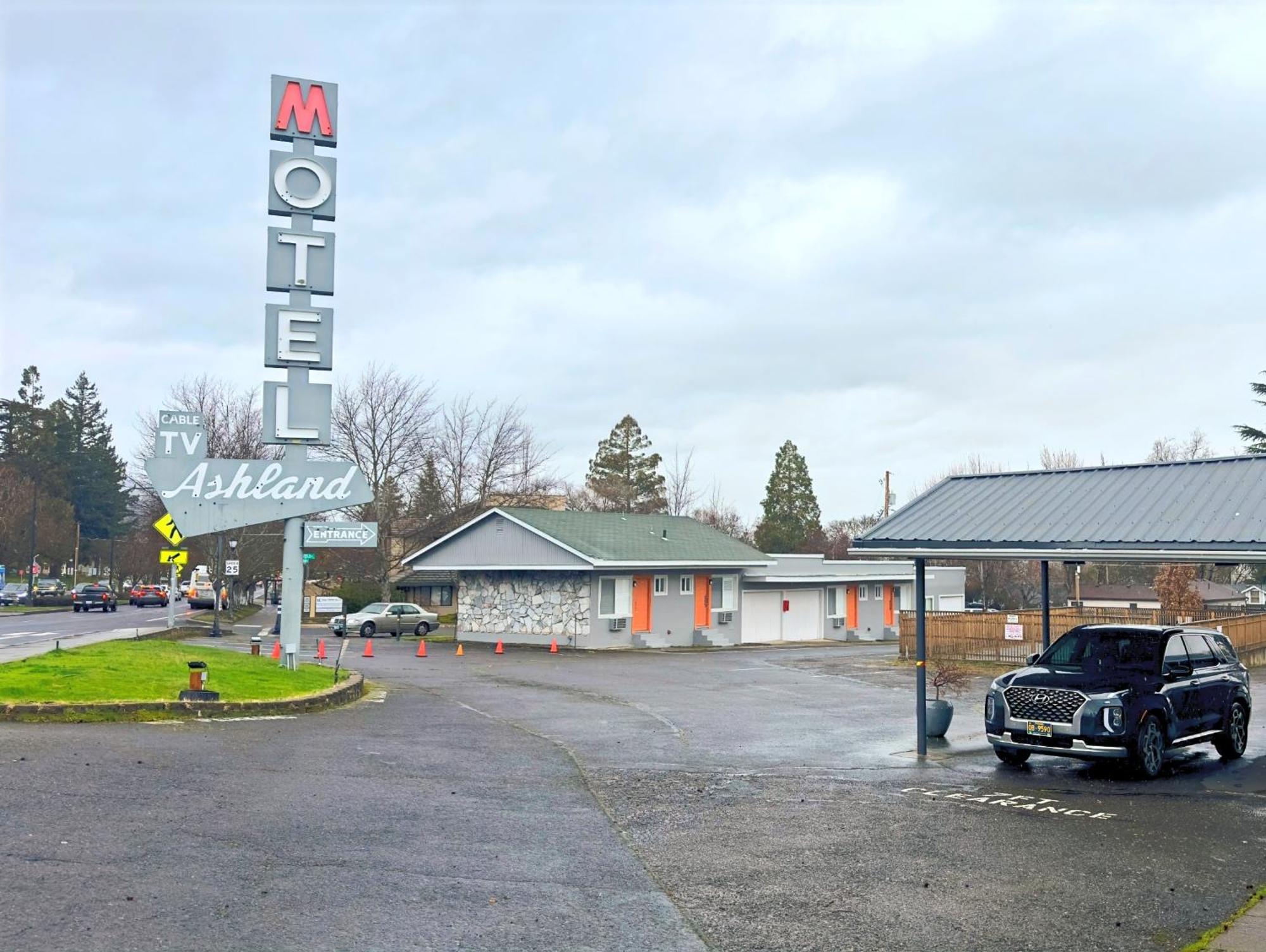 Ashland Motel - Oregon Bagian luar foto